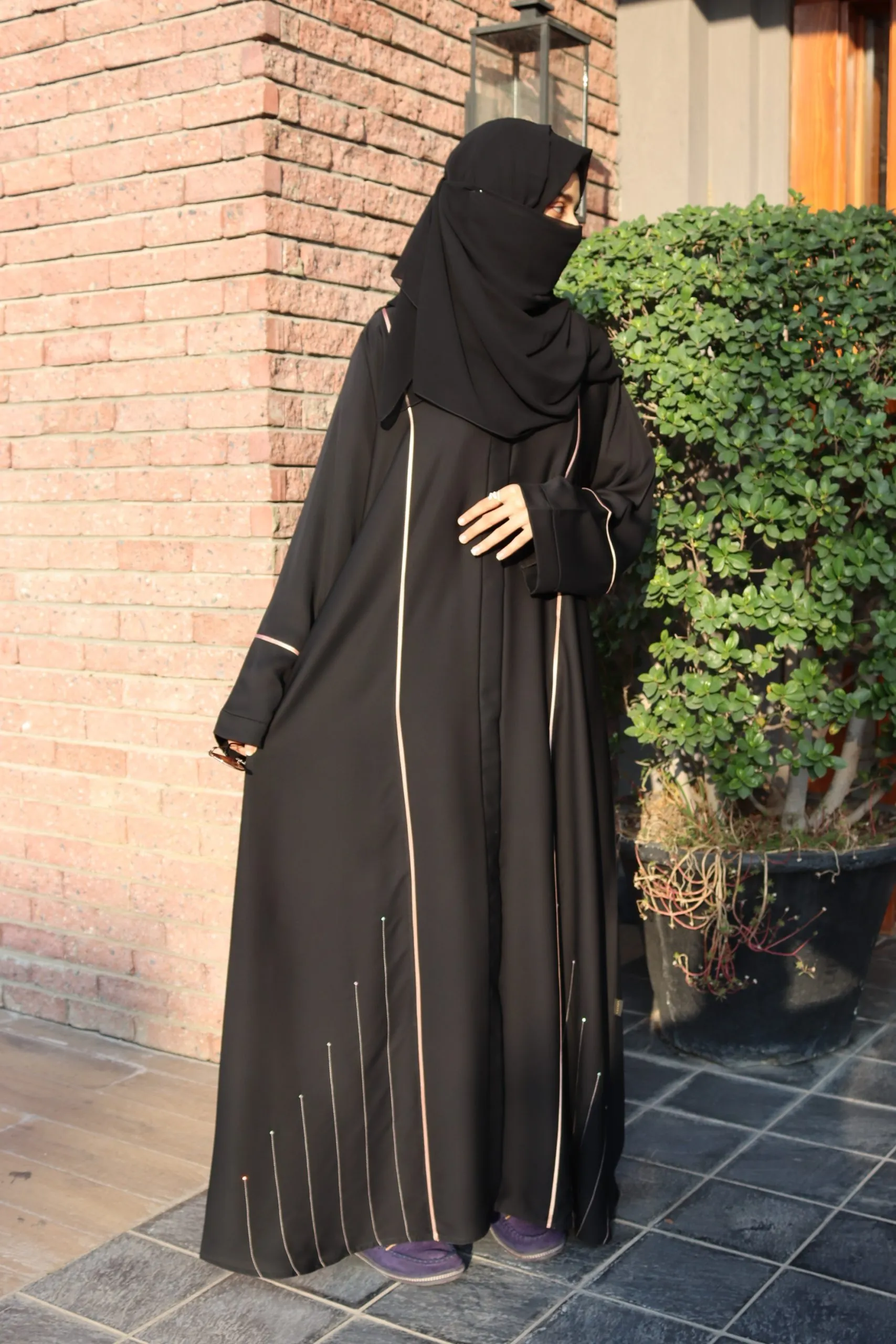 JANNAT'S 323-52